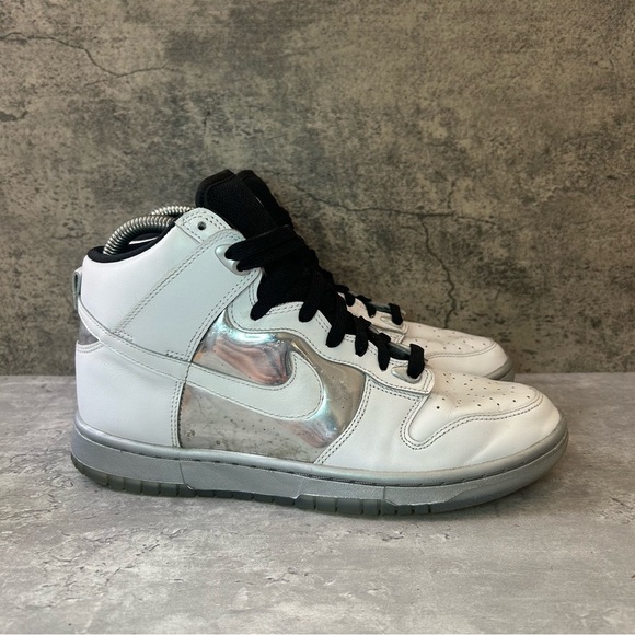 Nike Dunk High SE Sneakers Womens sz 8.5 - white/silver - Picture 1 of 6